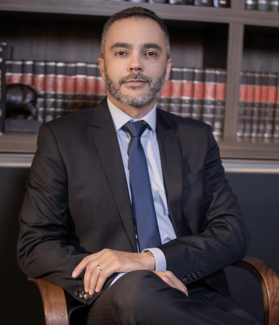 Dr. Adilson Fidelis